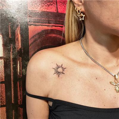 gunes-ve-ay-dovmesi---sun-and-moon-tattoo