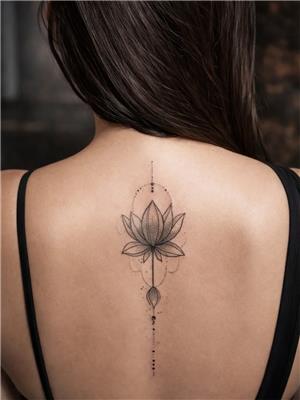 sirta-lotus-dovmesi---lotus-tattoo-on-back