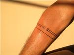 kolu-saran-ok-bant-cizgi-dovmesi---arm-band-line-arrow-tattoos