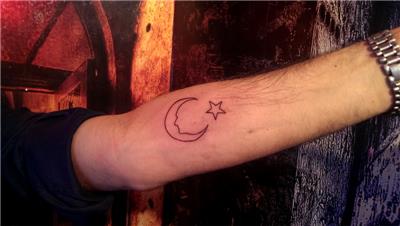 ataturk-silueti-ve-ay-yildiz-dovmesi---turkish-flag-and-ataturk-tattoo