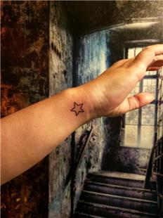 El Bilek Minik Yldz Dvmesi / Small Star Tattoo
