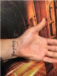 parmak-uzerine-harfler-ve-gazi-mustafa-kemal-dovmesi---finger-tattoos-and-ataturk-signature