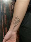 cizgisel-el-ve-alev-dovmesi---line-work-hand-and-flame-tattoo-