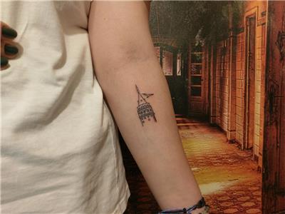 minimal-galata-kulesi-dovmesi---minimal-galata-tower-tattoo