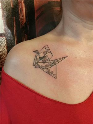 kagittan-kus-origami-turna-ve-sakura-dovmesi---paper-bird-origami-flapping-bird-and-sakura-tattoo