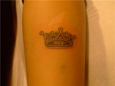 tac-dovmeleri---crown-tattoos