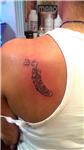 omuza-tuy-ve-b-e-harfleri-dovmesi---feather-and-letter-tattoos-
