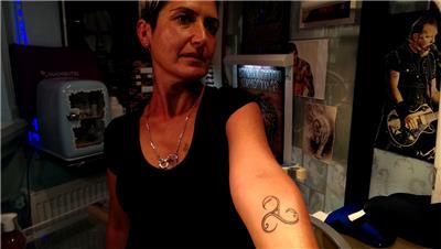 uclu-sarmal-dovmesi---triskele--yunancatriskelion--tattoo