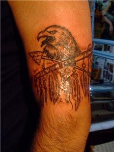Kartal Oklar ve Tyler Kzlderili Motifleri ile Yara zi Kapatma Dvmesi / Eagle Arrow Feather Scar Tattoo 