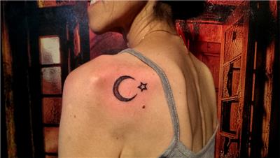 omuza-ay-yildiz-turk-bayragi-dovmesi---moon-star-turkish-flag-tattoo