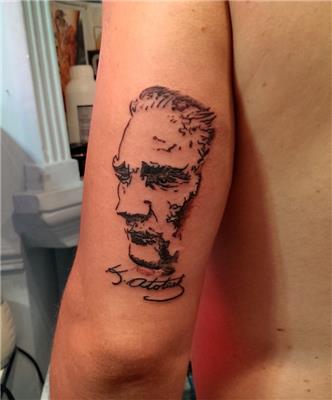 mustafa-kemal-ataturk-portresi-ve-imzasi-dovme---mustafa-kemal-ataturk-portrait-and-signature-tattoo