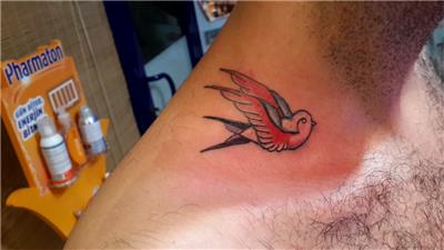 kirlangic-kusu-dovmesi---swallow-tattoo