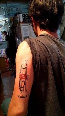 trompet-dovmesi---trumpet-tattoo