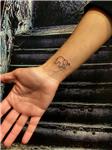 minimal-fil-ve-kalp-dovmesi---minimal-elephant-and-heart-tattoo