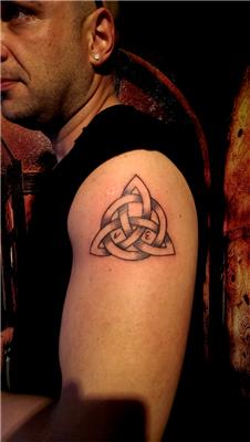 triquetra-kelt-sembolu-dovme---triquetra-tattoos