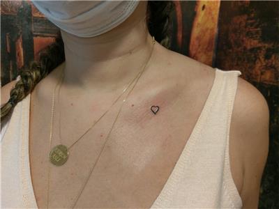 minimal-kalp-dovmesi---minimal-heart-tattoo