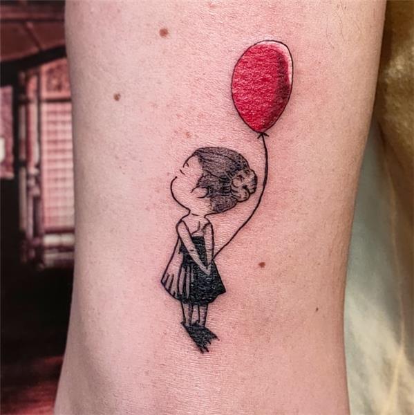 Kırmızı Balonlu Kız Dövmesi / Girl with Red Balloon Tattoo Dövme