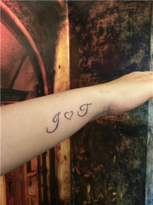 bilege-harfler-ve-kalp-dovmesi---letters-and-heart-tattoo