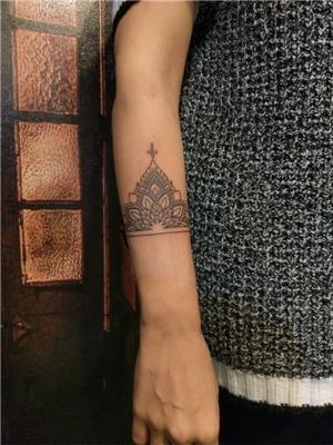 alt-kol-uzerine-mandala-motifi-dovme---mandala-tattoo-on-arm