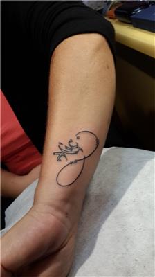 sonsuzluk-ve-hic-dovmesi---infinity-and-nothing-tattoo