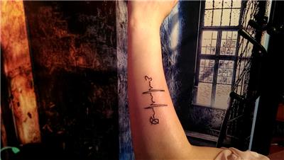 kardiyo-kalp-atisi-ve-harf-dovmeleri---heart-beat-tattoo