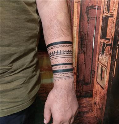 otantik-kol-bantlari-dovmesi---armband-tattoos