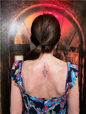 lotus-unalome-sirt-dovmesi---lotus-unalome-back-tattoo