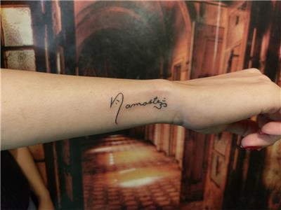 namaste-yazisi-ve-om-sembolu-dovmesi---namaste-and-om-tattoo