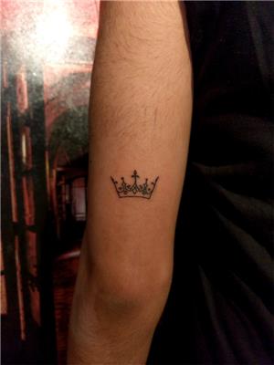 ciftlere-ozel-tac-dovmeleri---couple-crown-tattoos