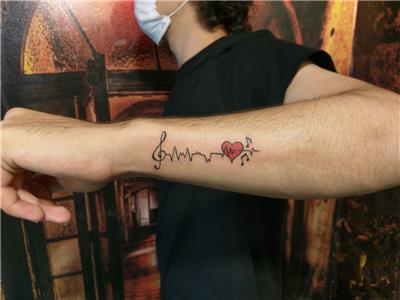 sol-anahtari-kalp-ritmi-kalp-ve-notalar-dovmesi---g-key-heartbeat-heart-and-notes-tattoo