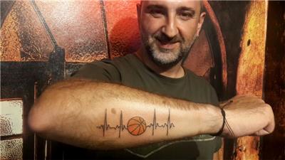 basket-topu-ve-kalp-ritmi-basketbol-dovmesi---basketball-heart-beat-tattoo