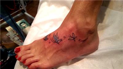 ayak-uzerine-renkli-kelebek--ve-yildiz-dovmeleri---butterflies-and-stars-tattoo-on-foot