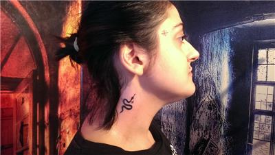 boyuna-yilan-dovmesi---neck-snake-tattoo