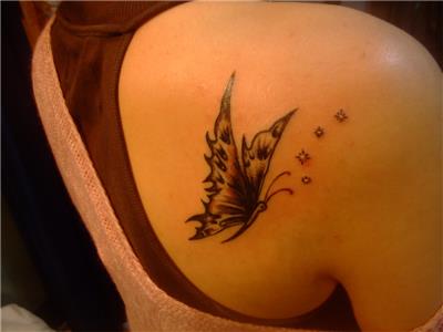 omuza-kelebek-yildizlar-dovmesi---butterfly-and-stars-tattoo