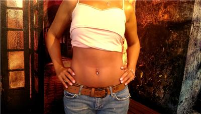 yildiz-seklinde-gobek-piercing---star-belly-button-navel-piercing