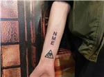 kol-icine-nme-aile-bas-harfleri-dovmesi---family-letters-tattoo