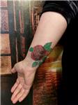 ugur-isim-dovmesi-gul-dovmesi-ile-kapatma-calismasi---name-tattoo-cover-up-with-rose-tattoo