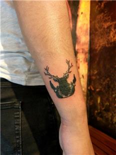 Geyik ve Kular ile Ta Dvmesi Kapatma / Crown Tattoo Cover Up Deer and Birds