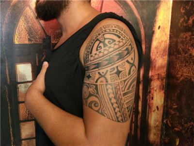 maori-kol-omuz-kapama-dovmesi---maori-sleeve-tattoo