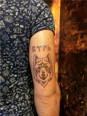 kurt-dovmesi-ve-gokturkce-turk-yazisi---wolf-tattoo