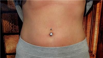 tasli-gobek-piercingi---navel-piercing