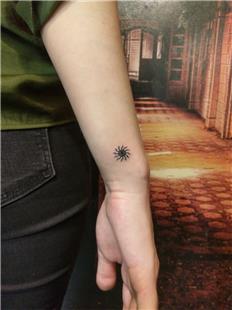Bilee Gne Kolyesi rneinden Gne Sembol Dvmesi / Sun Symbol Tattoo