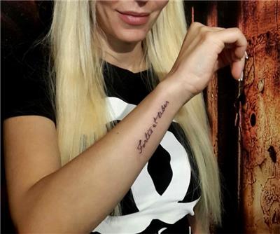 guclu-ve-ozgur-latince-dovme---fortis-et-liber-tattoo