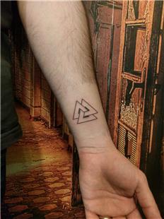  e Gemi genler Dvmesi / Three Triangles Tattoo
