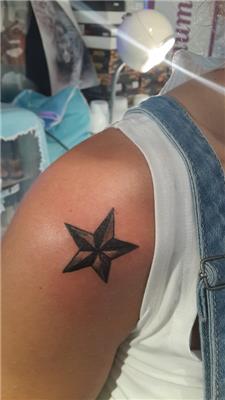 yildiz-dovmesi---star-tattoos