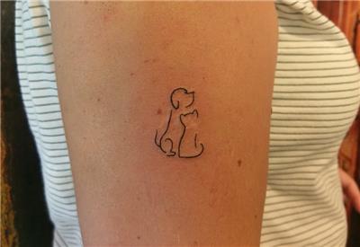 cizgisel-kedi-ve-kopek-dovmesi---dog-and-cat-line-work-tattoo