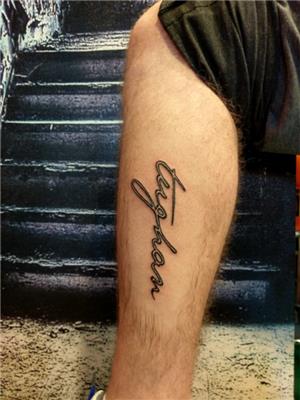 bacak-tughan-isim-dovmesi---name-tattoo-on-leg