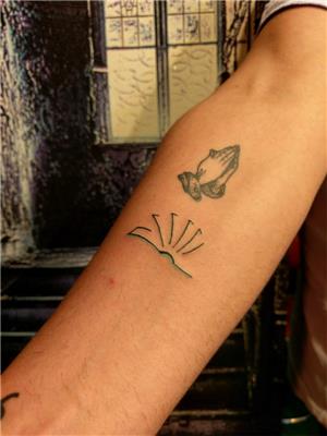 cizgisel-kitap-dovmesi---minimal-book-tattoo