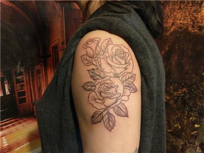 golgeli-gul-dovmesi---rose-tattoos