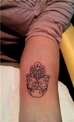 fatmanin-eli-dovmesi-fatima-hand-tattoo-nazarlik-dovmesi-hamsa-tattoo